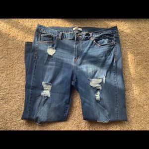 CUTE JEANS